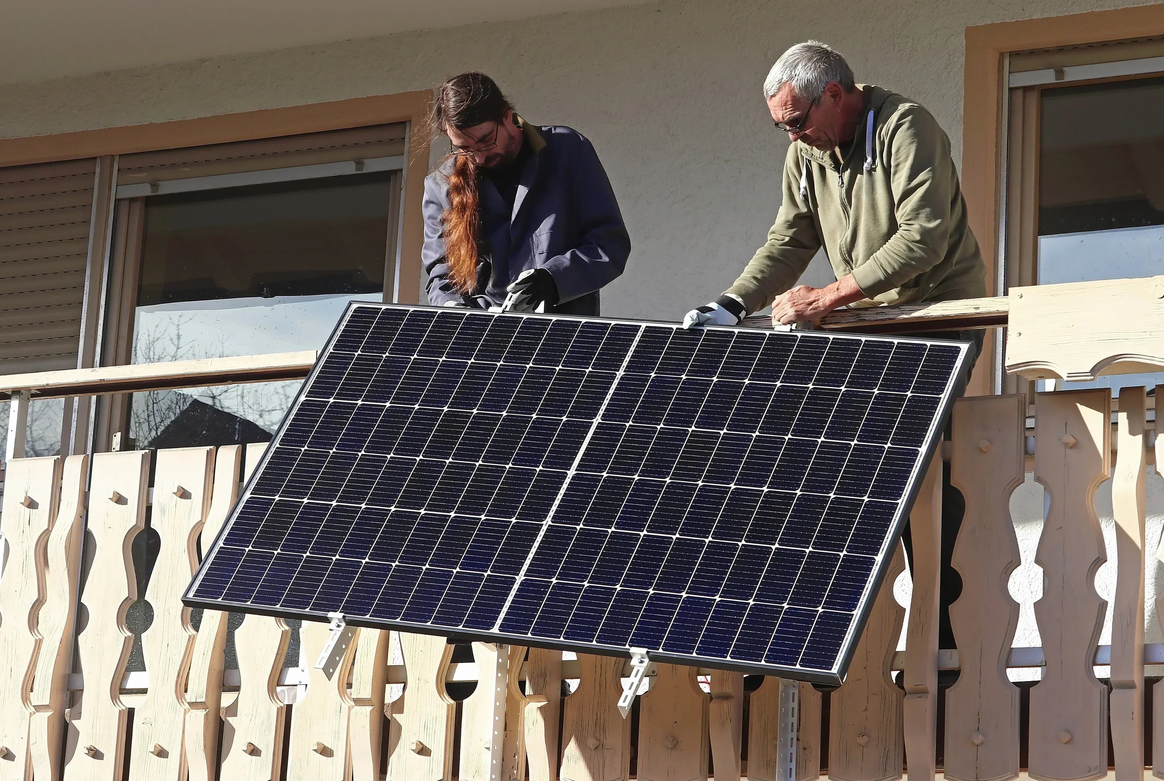 Balkonkraftwerk als Mieter betreiben: Das musst du wissen