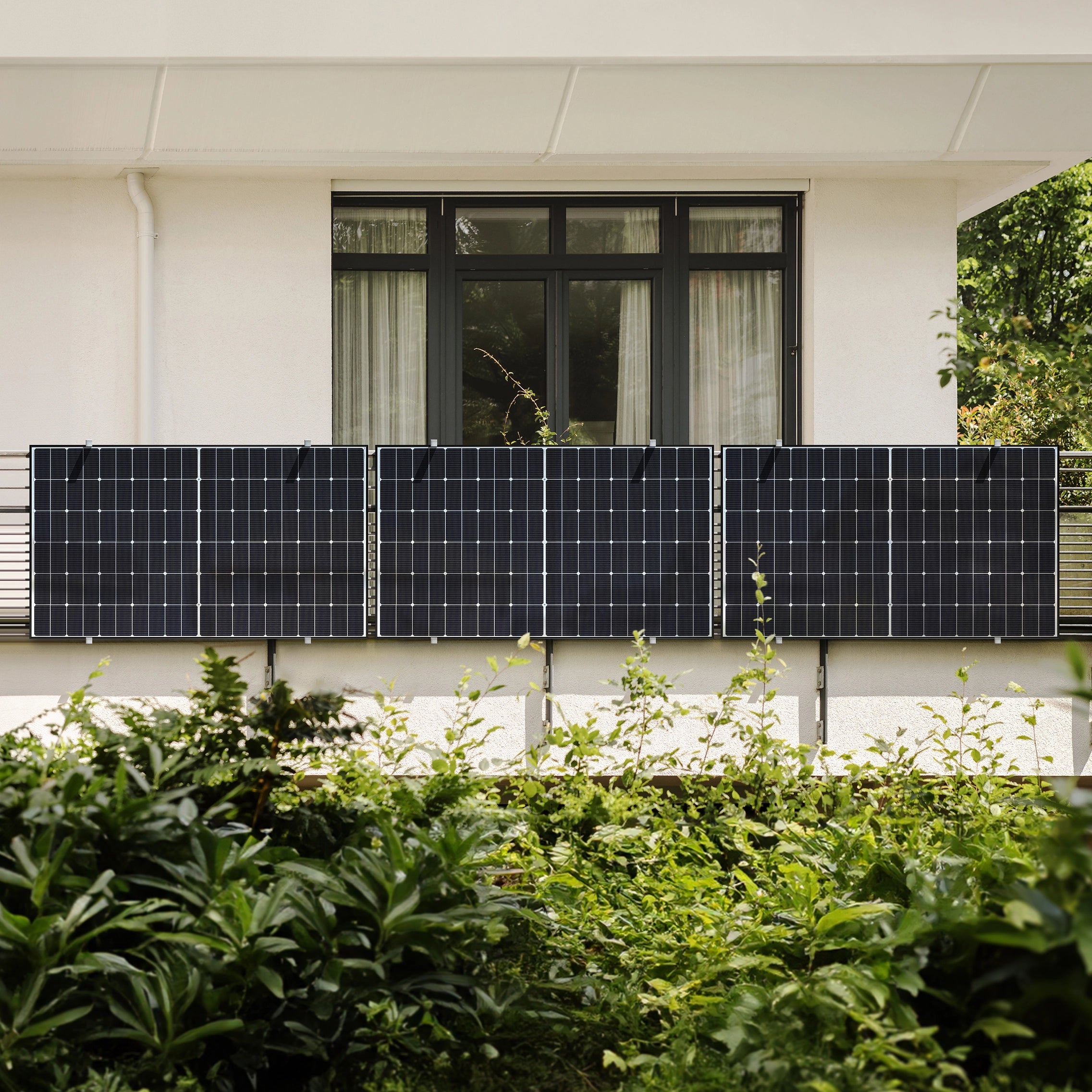 Bifaziales Balkonkraftwerk am Balkon 1350 Watt