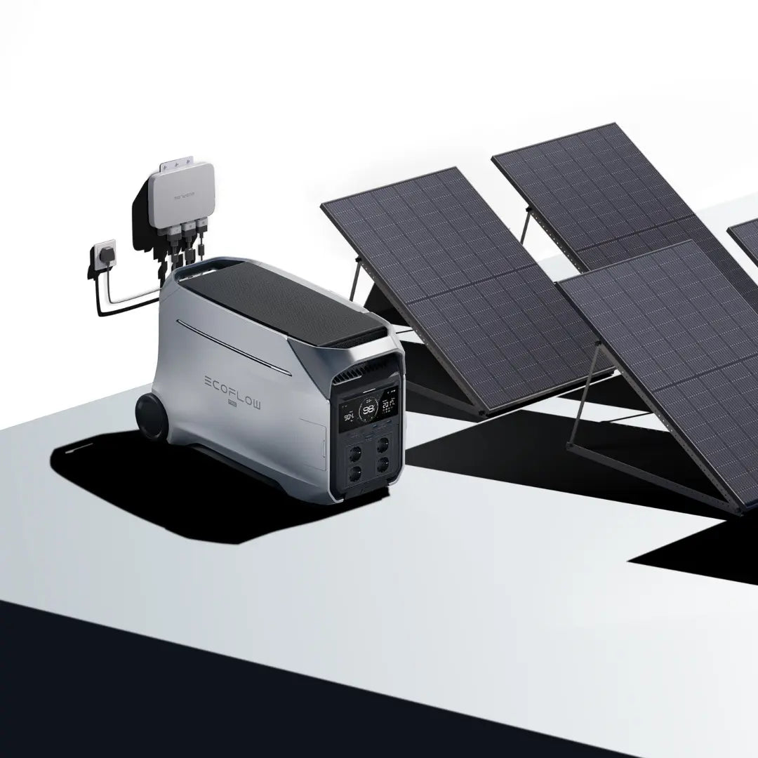 Eco Flow Delta Pro 3 neben Solarmodulen