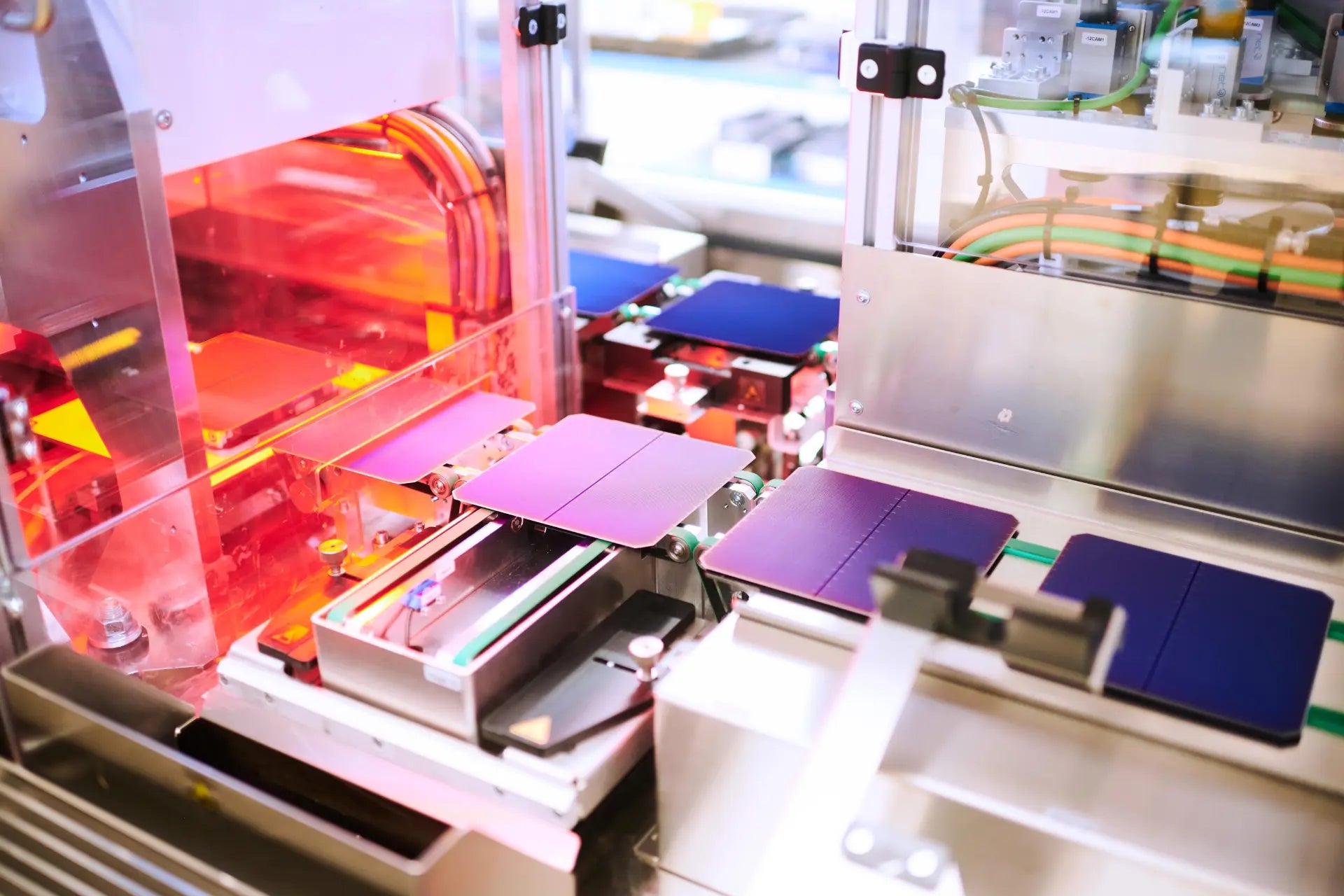 Meyer Burger Einblick Laser Fertigung Solarzellen