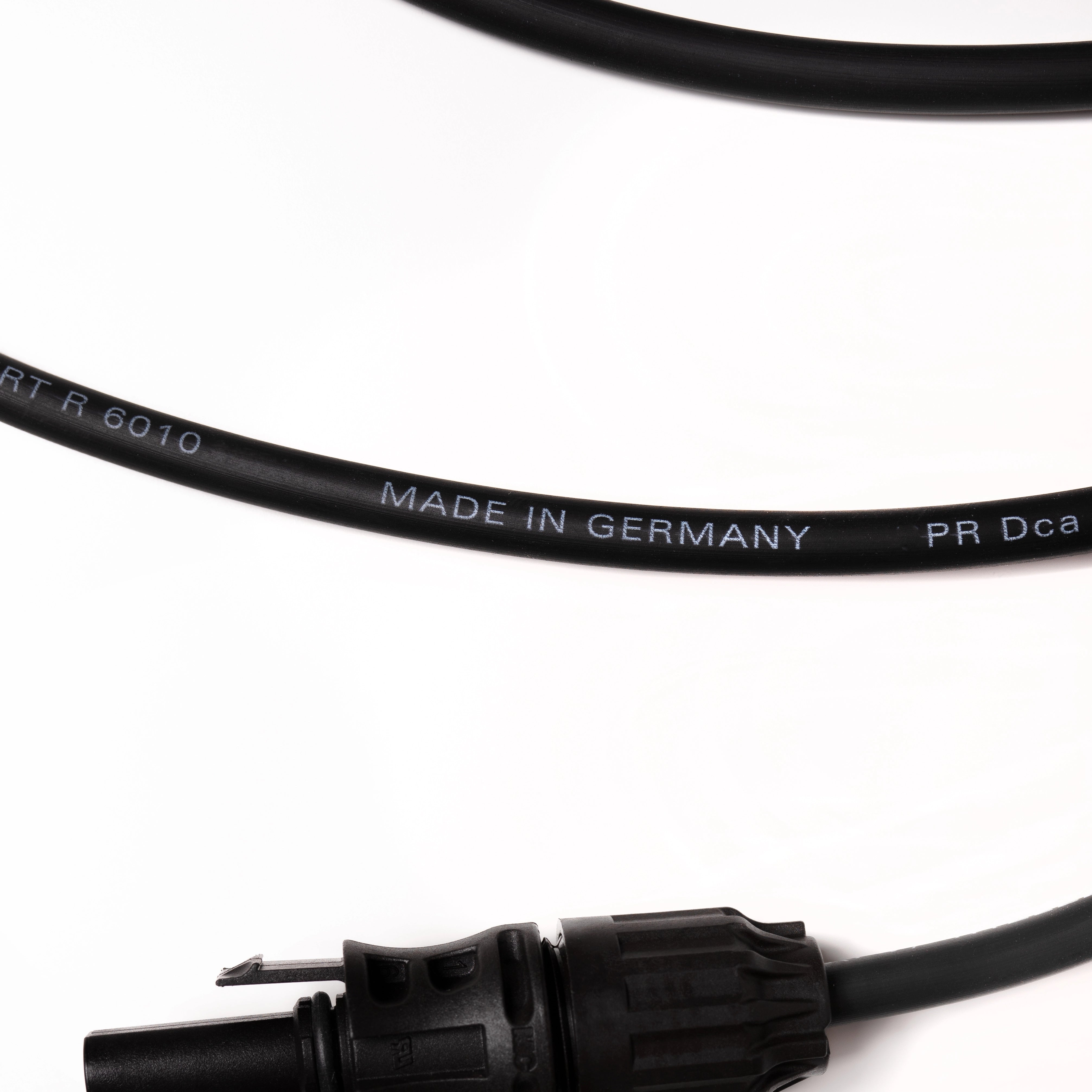 Made in Germany Balkonkraftwerk Verlängerungskabel Detailfoto Schriftzug