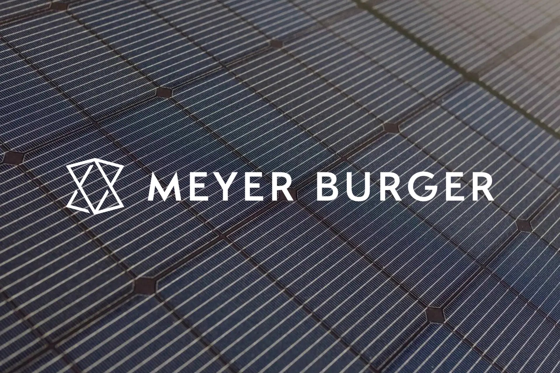Meyer Burger Logo auf Solarmodul Detailaufnahme